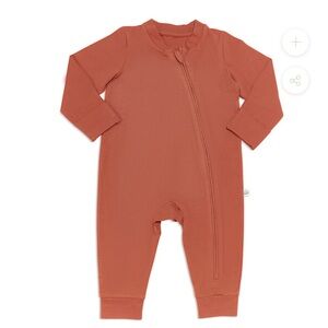 Kudaa organic cotton sleeper/romper sz 9-12